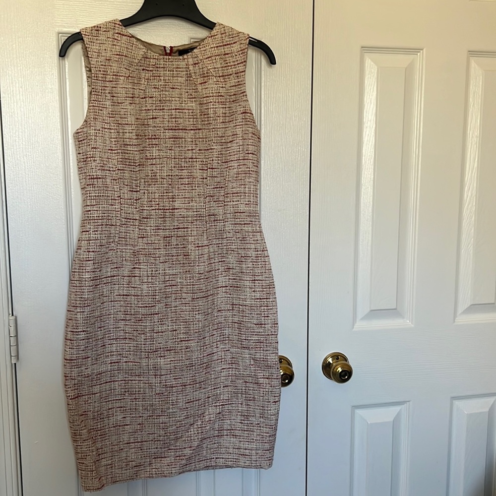 Tahari sleeveless dress